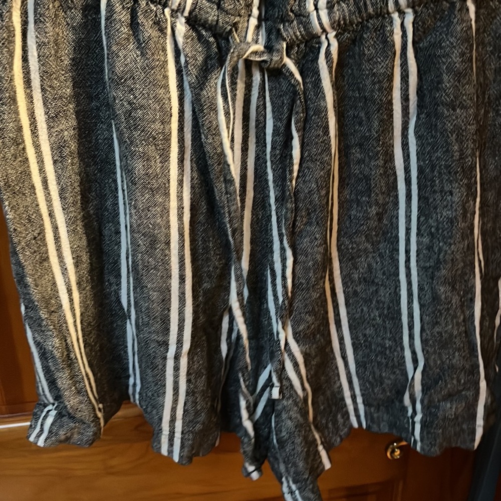 GAP Romper - Picture 2 of 5